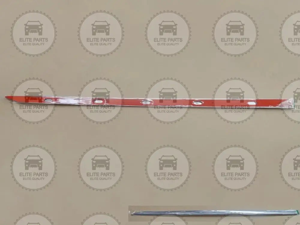 HAVAL H2 Original Right Front Door Anti-Scratch Nickel Strips Assembly (شريط نيكل خارجى للباب الامامى جهة اليمين هافال اتش 2) 5006420XSZ08A