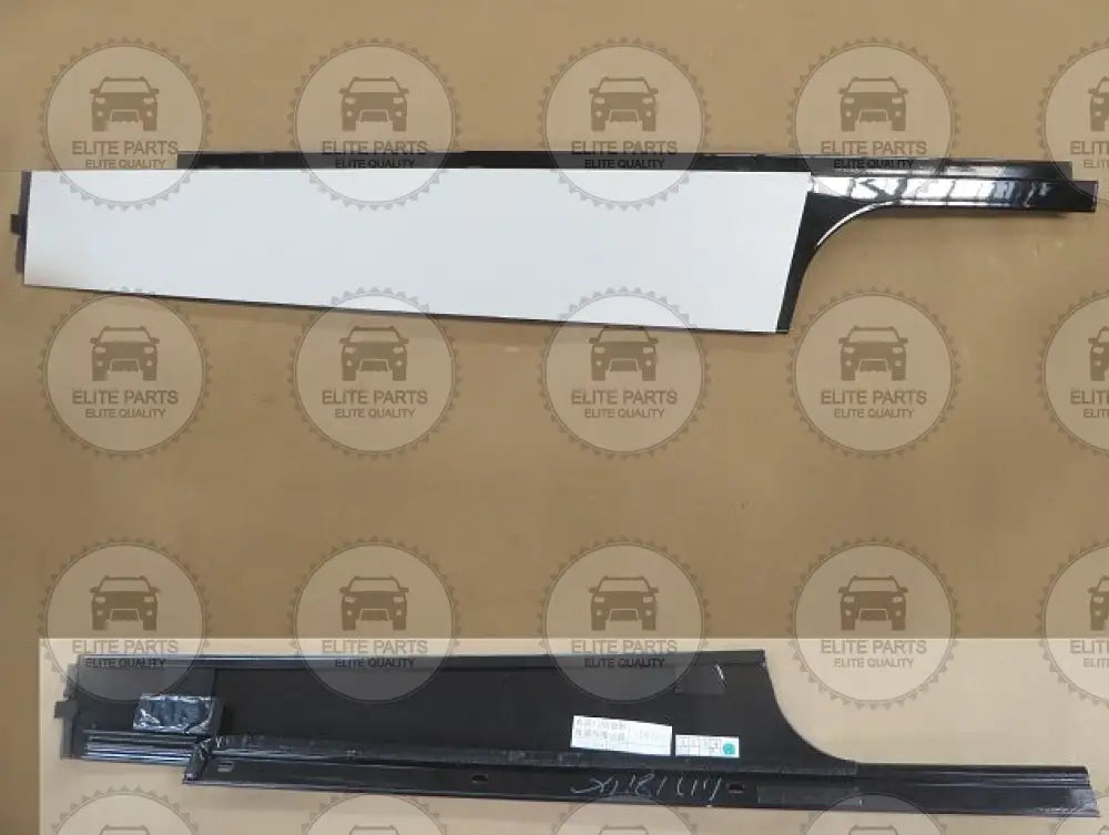 HAVAL H6 2nd Gen. Original Right Front Door Outer Window Frame Glass Guide Channel (اطار خارجي لمجرى زجاج الباب الامامي جهة اليمين هافال اتش 6 الجيل الثاني) 6101320XKZ1DA