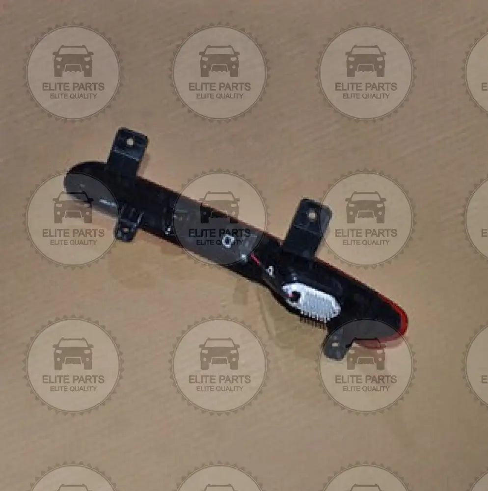 Right Side: 605000368AA