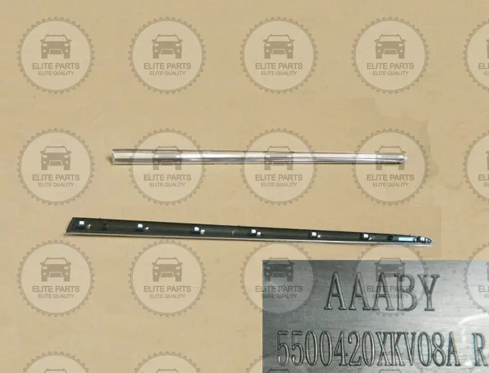 HAVAL H9 Original Right Front Door Anti-Scratch Chrome Strip Assembly (شريط نيكل كروم تزيين الباب الامامى جهة اليمين الاصلي هافال اتش 9) 5500420XKV08A