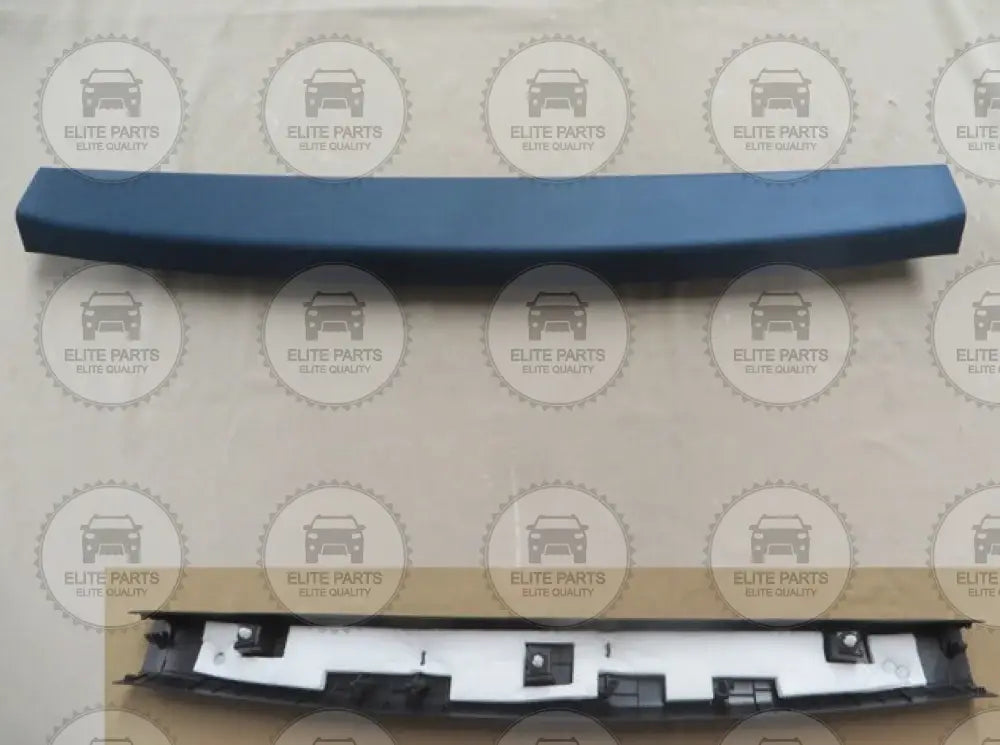 Haval H6 Generation 2 Tailgate Inner Upper Guard Plate (عارضة بلاستيكية علوية داخلية لباب صندوق الامتعة هافال اتش 6 الجيل الثانى) 6302300XKZ1DA86