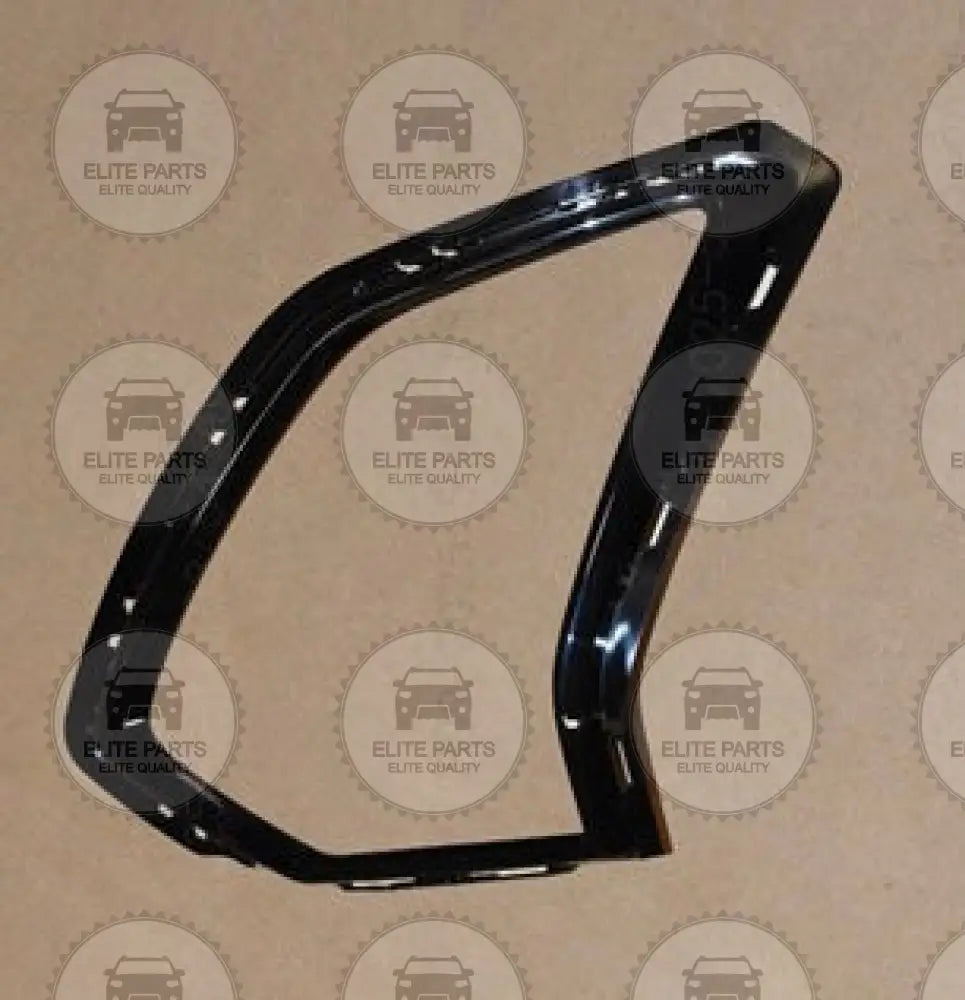OMODA 5 Left headlight trim cover frame (غطاء اطار تزيين المصباح الامامي جهة اليسار شيري اومودا 5) 602002158AA